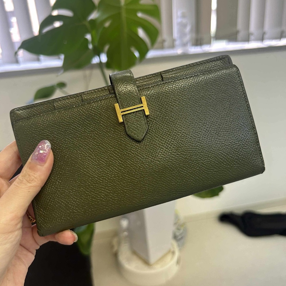 Hermes Dogon Wallet Very grove in gold hardware